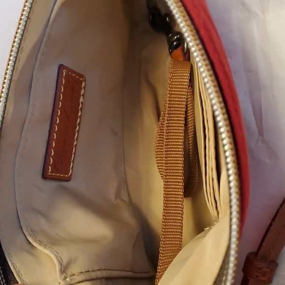 DOONEY & BOURKE Small Red and Tan Crossbody Bag - Picture 4 of 6
